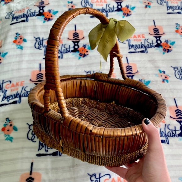 Other - 🧺 Hand Woven Farmhouse Brown Wicker Basket